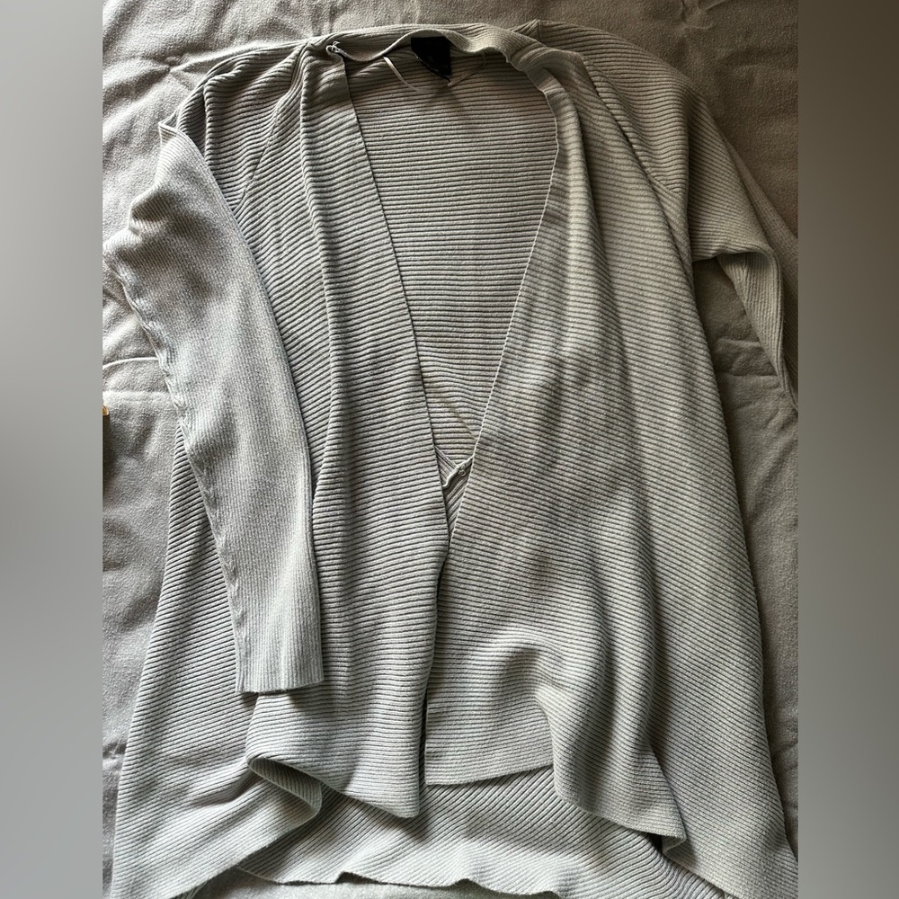 Asymmetrical lines cardigan